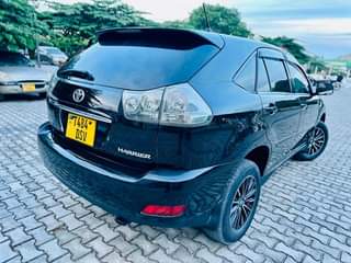 A picture of Toyota harrier