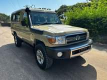 A picture of LAND CRUISER HARDTOP 2015 16