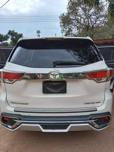 A picture of 2015 Toyota Highlander