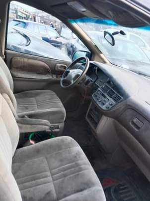 A picture of Toyota sienna first body Engine and gear ok AC not