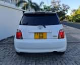 A picture of Toyota Ist Year 2005 Cc 1290 Km 88144 Colour Pearly