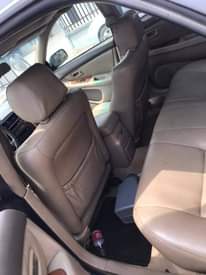 A picture of Lexus es 300 Year 2000