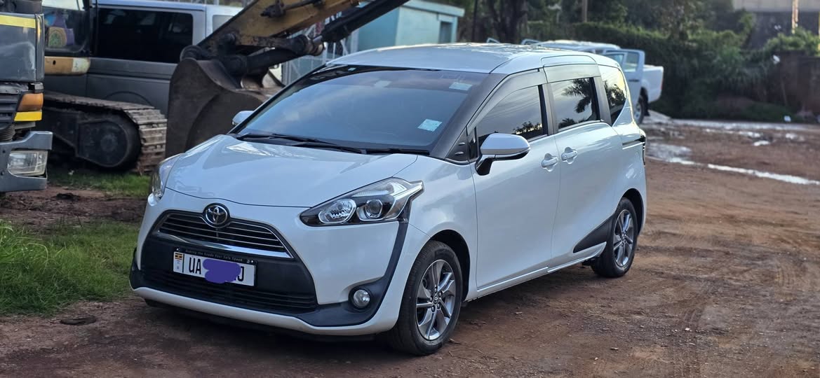 A picture of 2016 Toyota Sienta