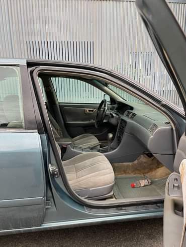 A picture of HOTTEST DEAL Extremely clean Toyota Camry 2002 Please come with