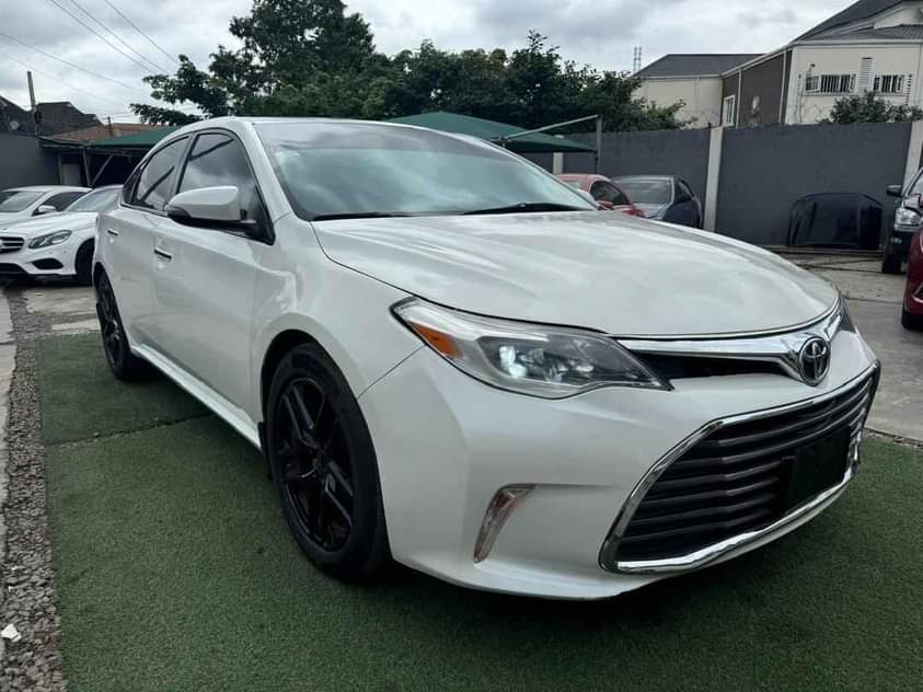 A picture of Registered Toyota Avalon XLE 2013 Model Clean leather interior Sound