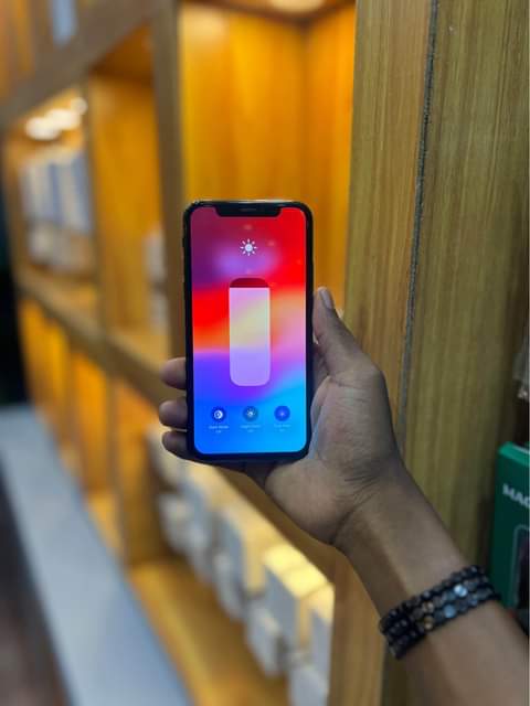 A picture of iphone Xs