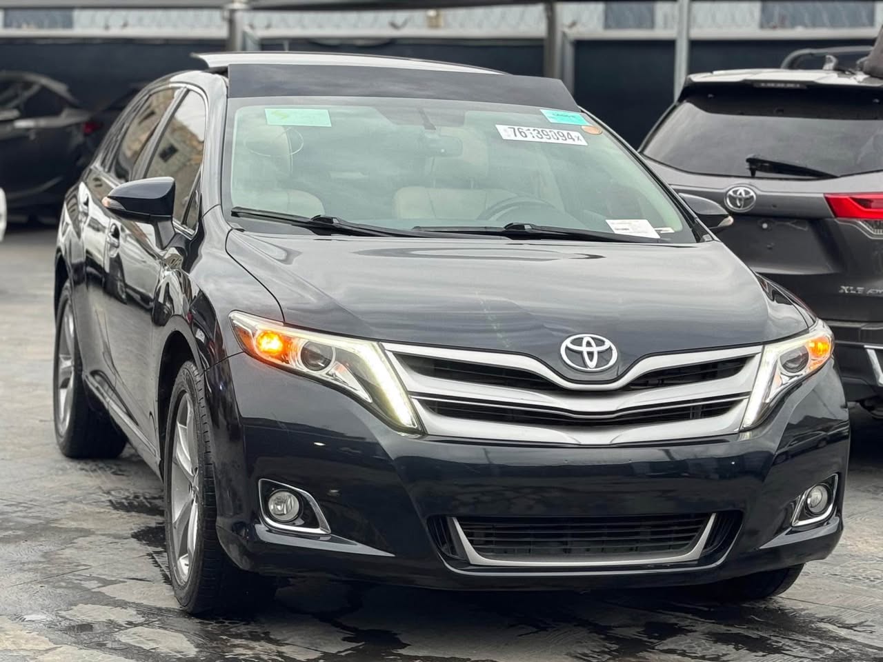 A picture of Foreign used accident free 2014 Toyota Venza Limited