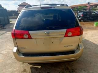A picture of 2008 Toyota Sienna