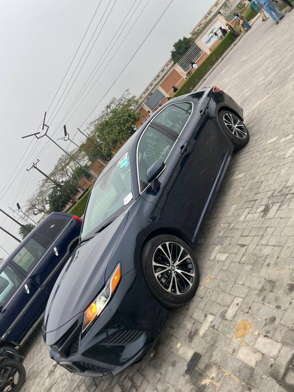 A picture of Toyota Camry 2019 SE