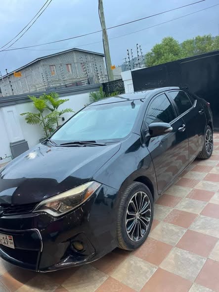 A picture of Corolla s