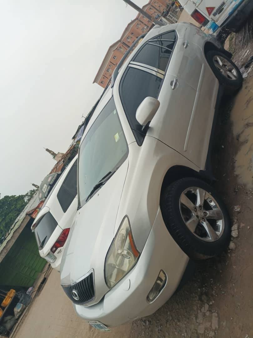 A picture of Registered LEXUS RX350 2009 Model