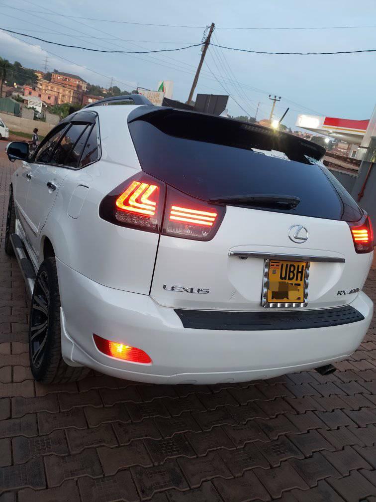 A picture of Lexus RX 2.4cc perfect condition buy drive 0759262261 now