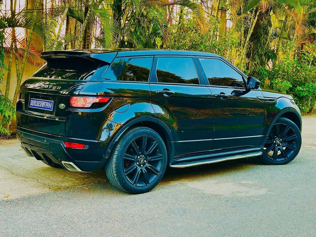 A picture of RANGE ROVER EVOQUE