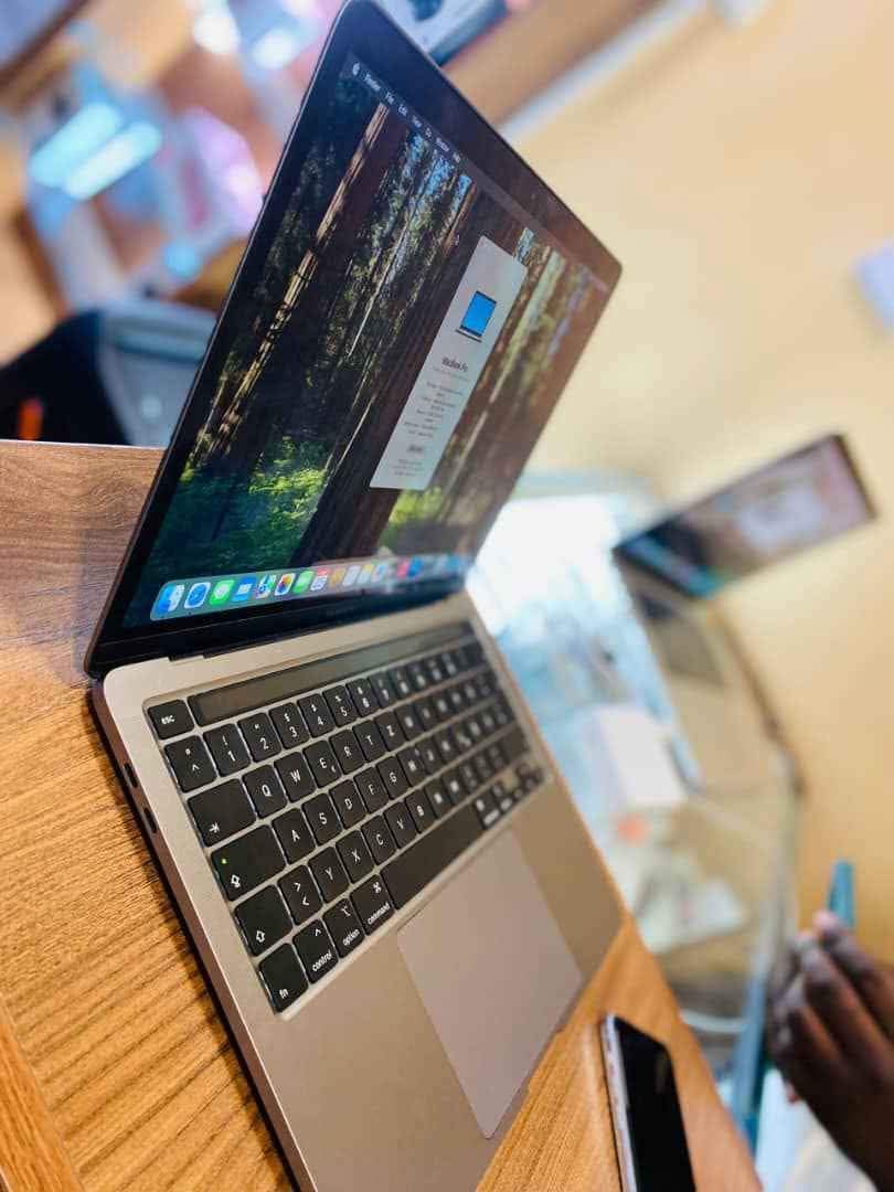 A picture of MacBook Pro 2020 13 Inch