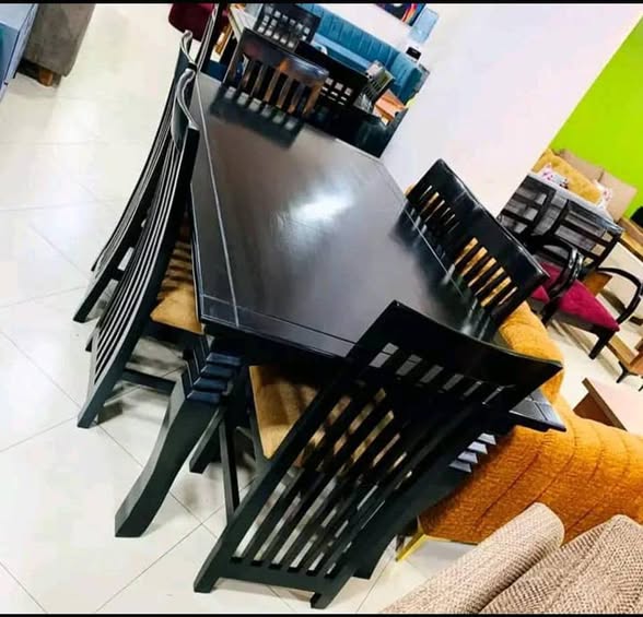 A picture of Modern dining table