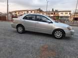 A picture of Toyota Corolla 04 model is available with good condition engine