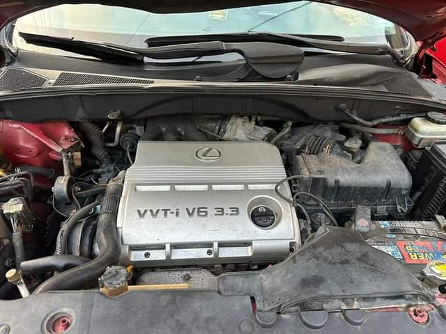 A picture of Very sharp and Clean First Body LEXUS RX330 2005 model