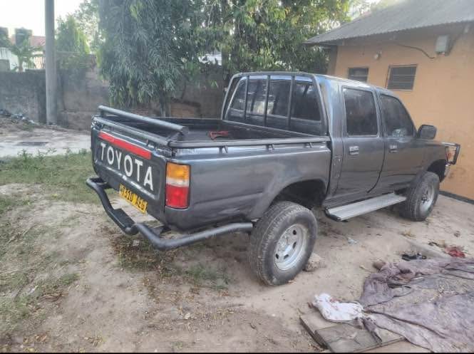 A picture of Toyota Hilux Double Cabin Dar es Salaam TZS 17 Million