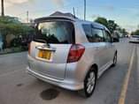 A picture of Toyota ractis