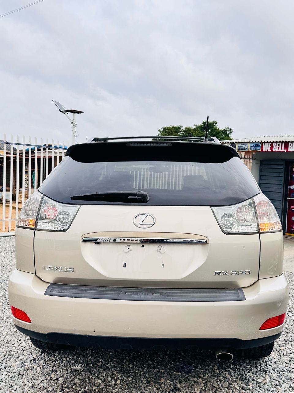 A picture of 2005 Lexus rx 330