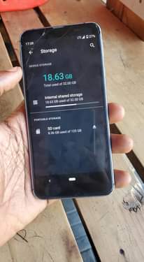 A picture of AQUOS SENSE 3