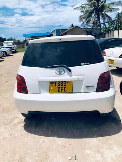 A picture of TOYOTA IST
