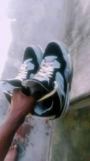 A picture of Jordan 4