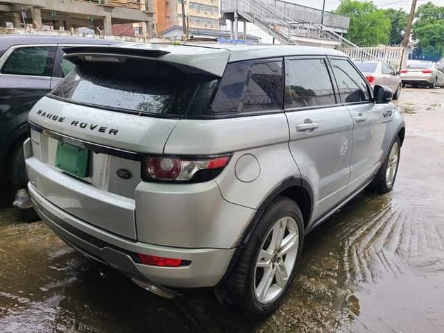 A picture of Register 2013 Range Rover Evoque