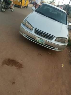 A picture of Toyota Camry 2001 Drop light First body Sound engine and