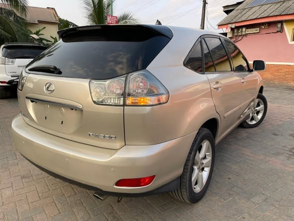 A picture of 2005 Lexus RX 330