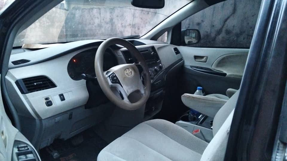 A picture of 2010 Toyota sienna