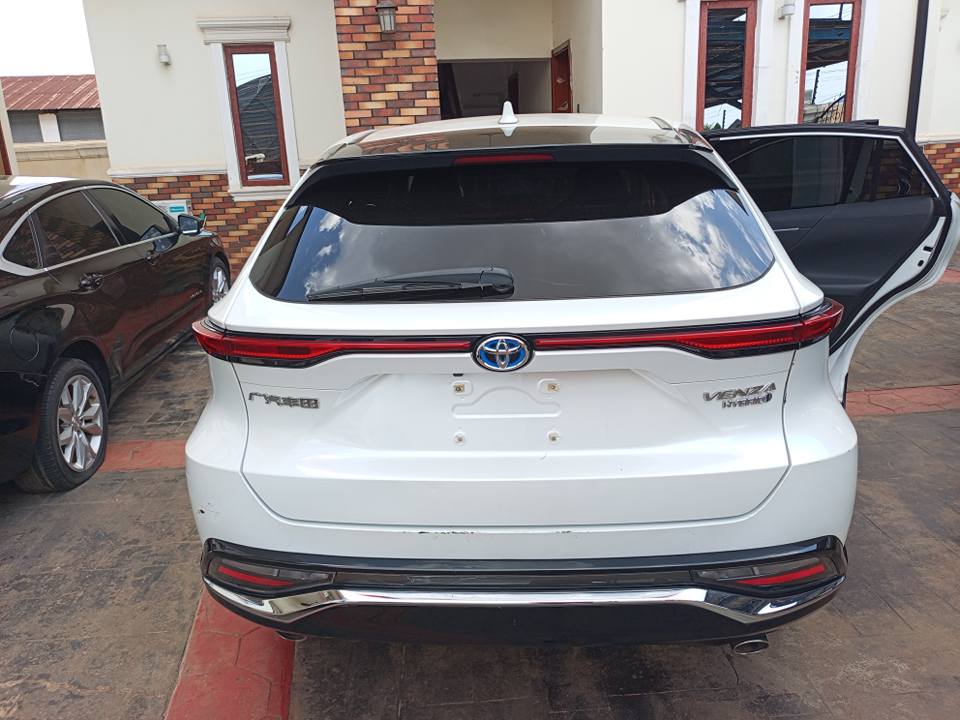 A picture of Toyota venza 2023 model