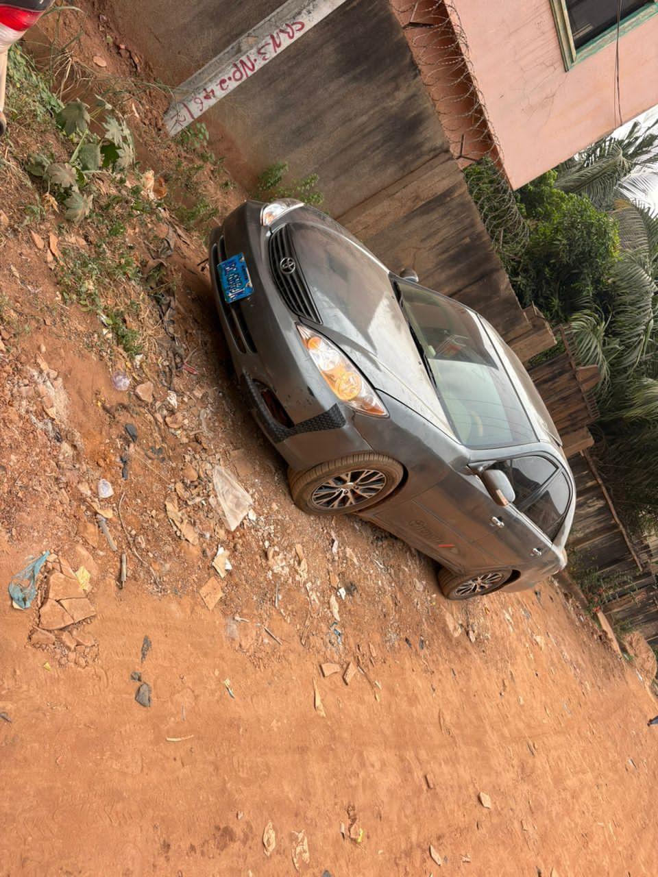 A picture of Toyota Camry 2 4
