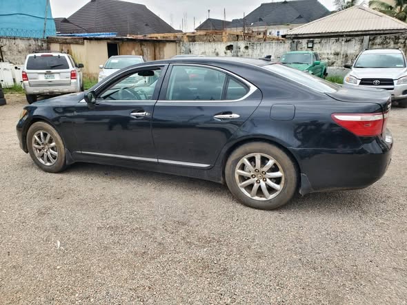 A picture of TOYOTA LEXUS FOR SALE