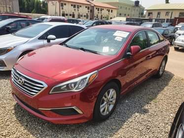 A picture of Direct Belgium Hyundai Sonata 2016 model looking like brand new