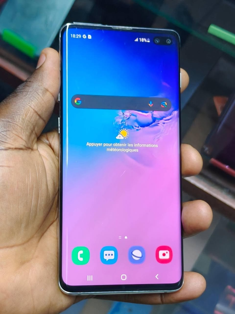 A picture of Samsung galaxy s10 plus