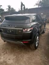 A picture of AWOOF Good deal Range Rover Evock 2013 Model RAV4 engine