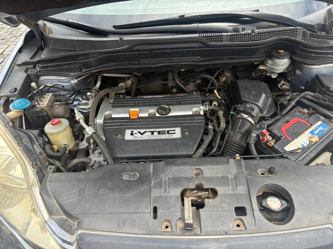 A picture of Honda CR V 08
