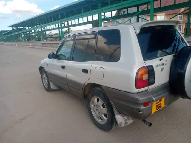 A picture of RAV4 Full ac Full documents Taili zote mpya 0712623937 Milioni