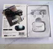 A picture of Samsung earbuds