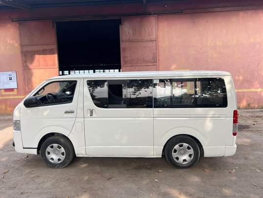 A picture of  2012 Foreign Used Hummer Hiace Year 2012 Accident Free
