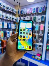 A picture of Iphone 11