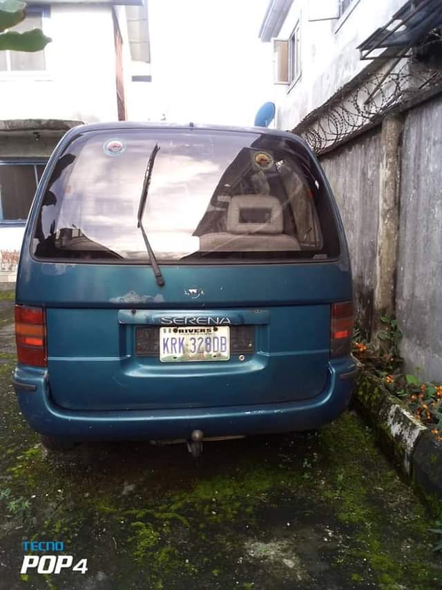 A picture of Clean neatly used Nissan Serena