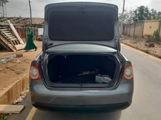 A picture of Volkswagen jetta fsi 1.6 2011