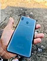 A picture of Samsung A20