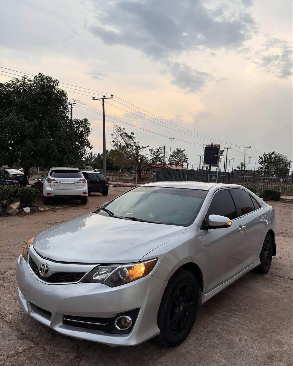 A picture of Super clean Toyota Camry 2013 SE