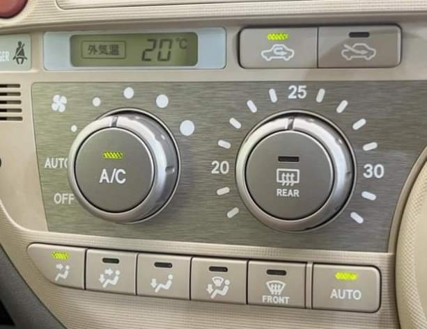 A picture of 2011 Toyota Sienta