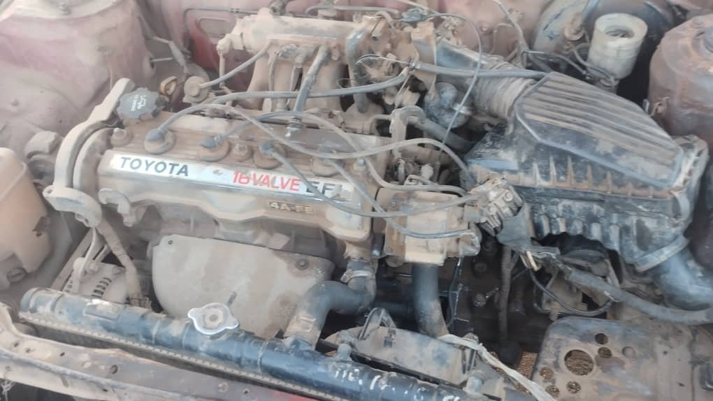 A picture of 1998 Toyota corolla old model