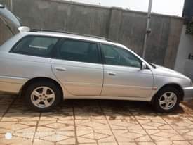 A picture of Toyota avensis for sale