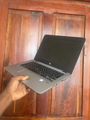 A picture of HP ELITEBOOK 820 G3 SSD 256GB RAM 8GB CHAJI MASAA